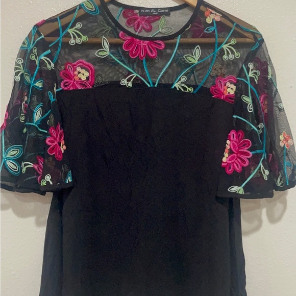 Kim & Cami Black Pink Embellished Short Sleeve Blouse - Picture 4 of 9